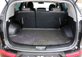 Подержанный автомобиль Kia Sportage 2012 года (10 фото)