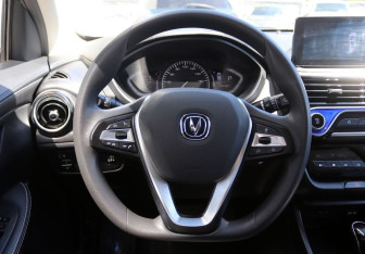 Подержанный автомобиль Changan Alsvin 2023 года (14 фото)