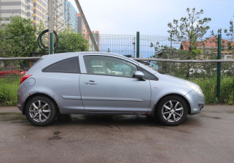 Подержанный автомобиль Opel Corsa 2006 года (6 фото)