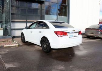 Подержанный автомобиль Chevrolet Cruze Sedan 2014 года (3 фото)