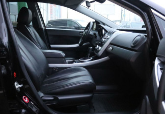 Подержанный автомобиль Mazda CX-7 2008 года (12 фото)