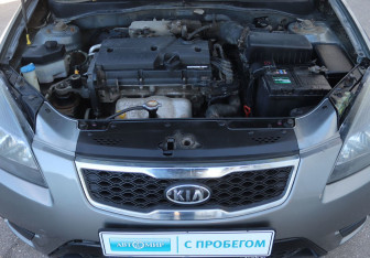 Подержанный автомобиль Kia Rio Hatchback 2011 года (9 фото)