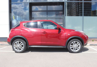Подержанный автомобиль Nissan Juke 2013 года (6 фото)