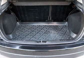 Подержанный автомобиль Ford Fiesta Hatchback 2008 года (11 фото)