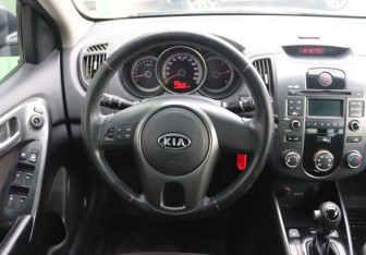 Подержанный автомобиль Kia Cerato Sedan 2011 года (15 фото)