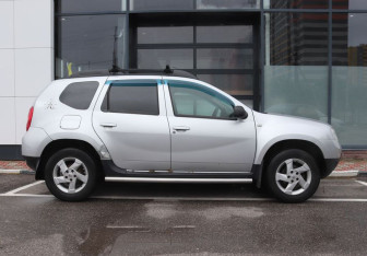 Подержанный автомобиль Renault Duster 2014 года (6 фото)
