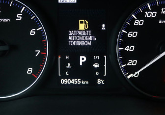 Подержанный автомобиль Mitsubishi Outlander 2017 года (16 фото)