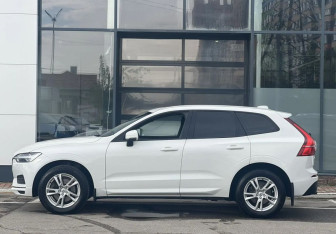 Подержанный автомобиль Volvo XC60 2018 года (2 фото)