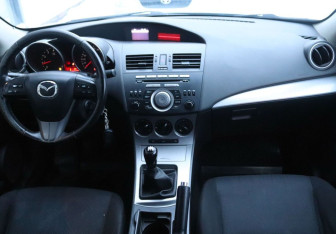 Подержанный автомобиль Mazda 3 Sedan 2011 года (12 фото)
