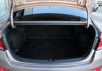 Подержанный автомобиль Kia Rio Sedan 2018 года (11 фото)