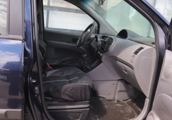 Подержанный автомобиль Hyundai Matrix 2005 года (13 фото)