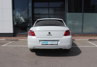 Подержанный автомобиль Peugeot 301 2013 года (4 фото)