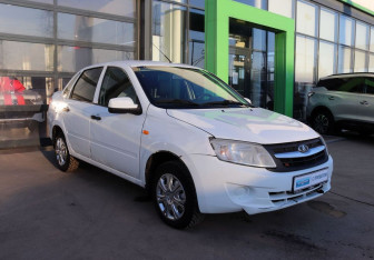 Подержанный автомобиль LADA (ВАЗ) Granta Sedan 2013 года (7 фото)