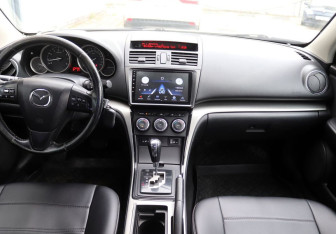 Подержанный автомобиль Mazda 6 Sedan 2010 года (13 фото)