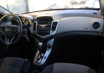 Подержанный автомобиль Chevrolet Cruze Sedan 2010 года (14 фото)