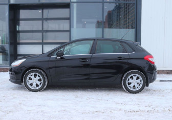 Подержанный автомобиль Citroen C4 Hatchback 2011 года (2 фото)
