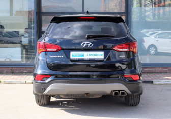 Подержанный автомобиль Hyundai Santa Fe 2017 года (4 фото)