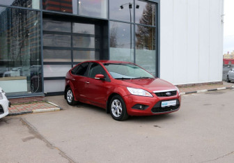 Подержанный автомобиль Ford Focus Hatchback 2009 года (7 фото)