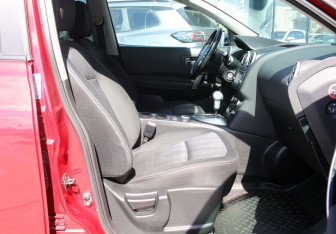 Подержанный автомобиль Nissan Qashqai 2011 года (13 фото)