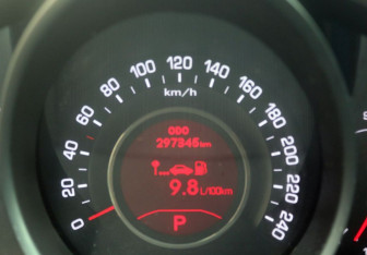 Подержанный автомобиль Kia Sportage 2011 года (9 фото)