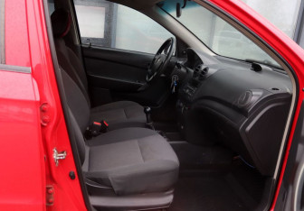 Подержанный автомобиль Chevrolet Aveo Sedan 2010 года (9 фото)