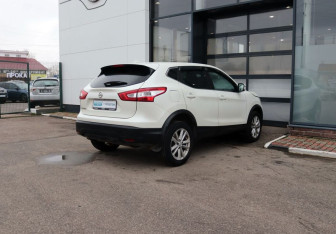 Подержанный автомобиль Nissan Qashqai 2017 года (5 фото)