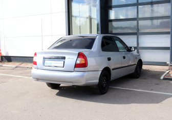 Подержанный автомобиль Hyundai Accent Sedan 2007 года (5 фото)