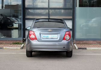 Подержанный автомобиль Chevrolet Aveo Sedan 2013 года (3 фото)