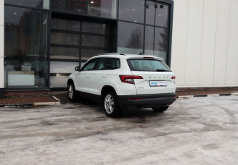 Подержанный автомобиль Skoda Karoq 2020 года (3 фото)