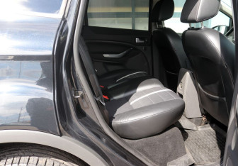Подержанный автомобиль Ford Kuga 2012 года (10 фото)