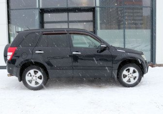 Подержанный автомобиль Suzuki Grand Vitara 2010 года (6 фото)