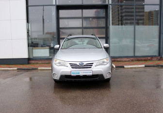 Подержанный автомобиль Subaru Impreza Hatchback 2010 года (8 фото)