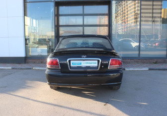 Подержанный автомобиль Hyundai Sonata 2008 года (4 фото)