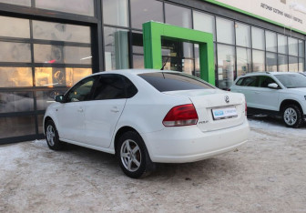 Подержанный автомобиль Volkswagen Polo Sedan 2013 года (3 фото)
