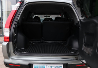 Подержанный автомобиль Honda CR-V 2005 года (11 фото)