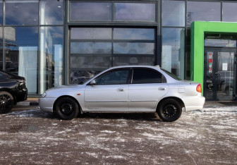 Подержанный автомобиль Kia Spectra Sedan 2006 года (2 фото)
