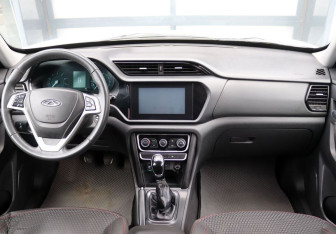 Подержанный автомобиль Chery Tiggo 3 2018 года (15 фото)