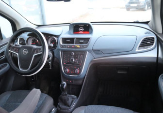 Подержанный автомобиль Opel Mokka 2014 года (11 фото)