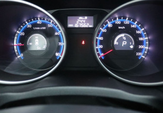 Подержанный автомобиль Hyundai ix35 2014 года (17 фото)