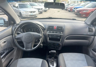 Подержанный автомобиль Kia Picanto 2007 года (10 фото)
