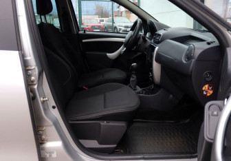 Подержанный автомобиль Nissan Terrano 2017 года (13 фото)