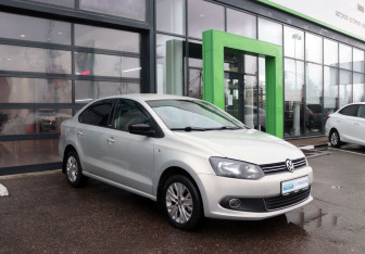 Подержанный автомобиль Volkswagen Polo Sedan 2014 года (7 фото)