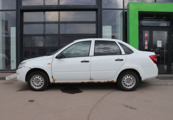 Подержанный автомобиль LADA (ВАЗ) Granta Sedan 2014 года (2 фото)