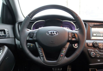 Подержанный автомобиль Kia Optima Sedan 2013 года (15 фото)
