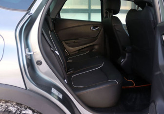 Подержанный автомобиль Renault Kaptur 2021 года (12 фото)