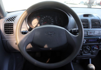 Подержанный автомобиль Hyundai Accent Sedan 2007 года (14 фото)