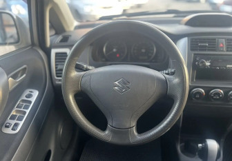 Подержанный автомобиль Suzuki Liana Wagon 2005 года (11 фото)