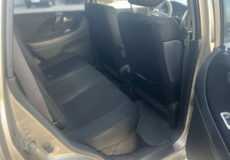 Подержанный автомобиль Suzuki Liana Wagon 2005 года (18 фото)