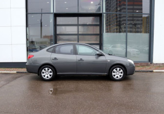 Подержанный автомобиль Hyundai Elantra Sedan 2008 года (6 фото)
