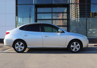 Подержанный автомобиль Hyundai Elantra Sedan 2008 года (6 фото)